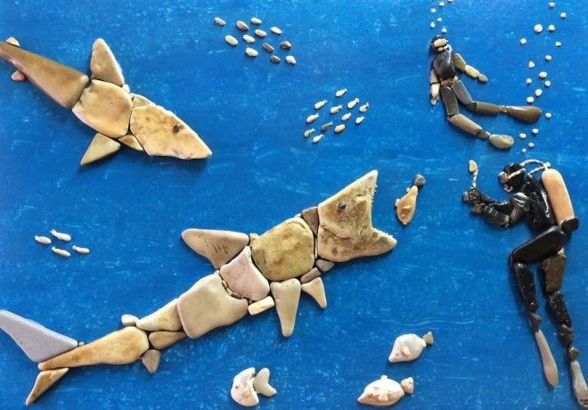 Художник составляет удивительно реалистичные картины из камней найденных на пляже