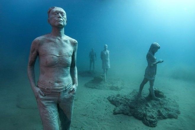 Молчаливые, но красноречивые фигуры на дне океана Молчаливые, но красноречивые фигуры на дне океана