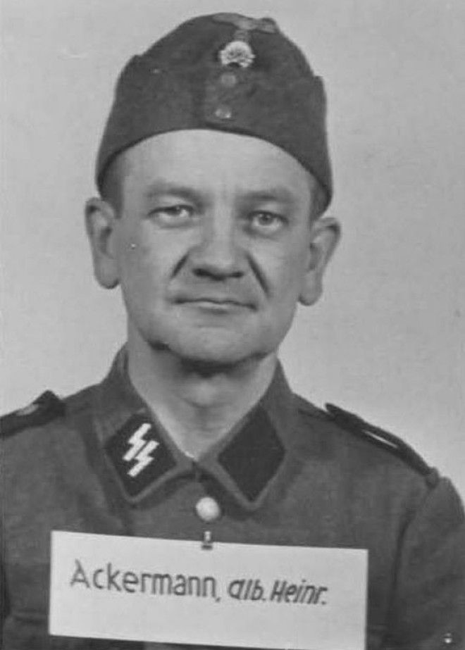 Портреты нацистских охранников Освенцима 19401945 годов