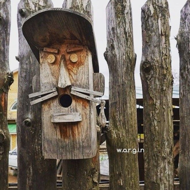 Дядя Ваня так гордился что его увековечили в скворечнике Только вот птицы туда почемуто не летают добро кормушка птицы своими руками скворечник
