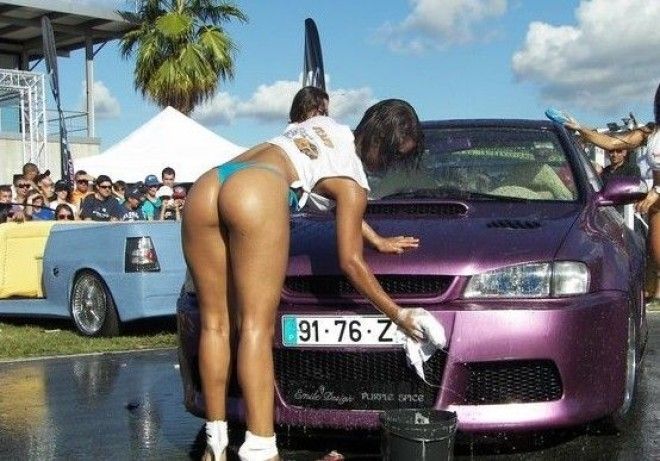 Дамы в бикини моют автомобили авто бикини девушка мойка фото