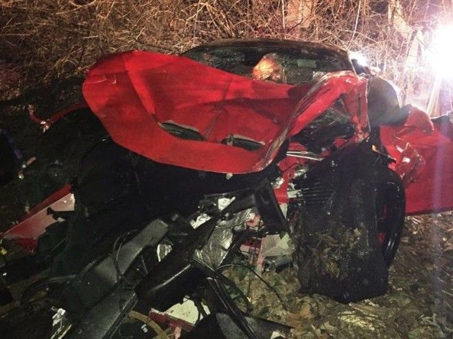 Феррари упавший со скалы авария мужчина за рулем смешно