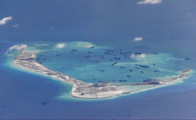 Три-Айленд Южно-Китайское море Этот красивый остров необитаем, поскольку на него претендуют сразу три страны. В настоящее время Три-Айленд входит в состав провинции китайской провинции Хайнань, но Тайвань и Вьетнам также заявляют свои притязания на эту землю.