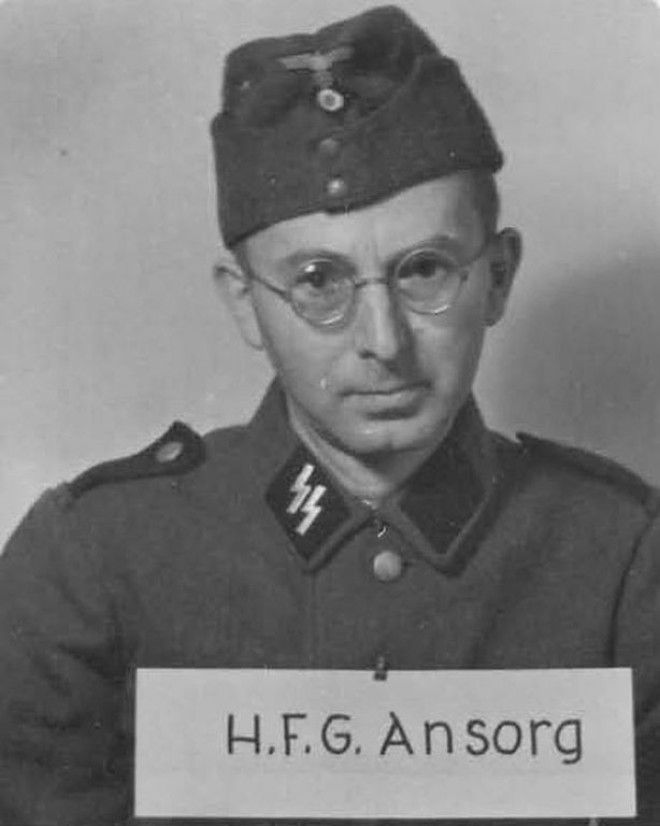 Портреты нацистских охранников Освенцима 19401945 годов