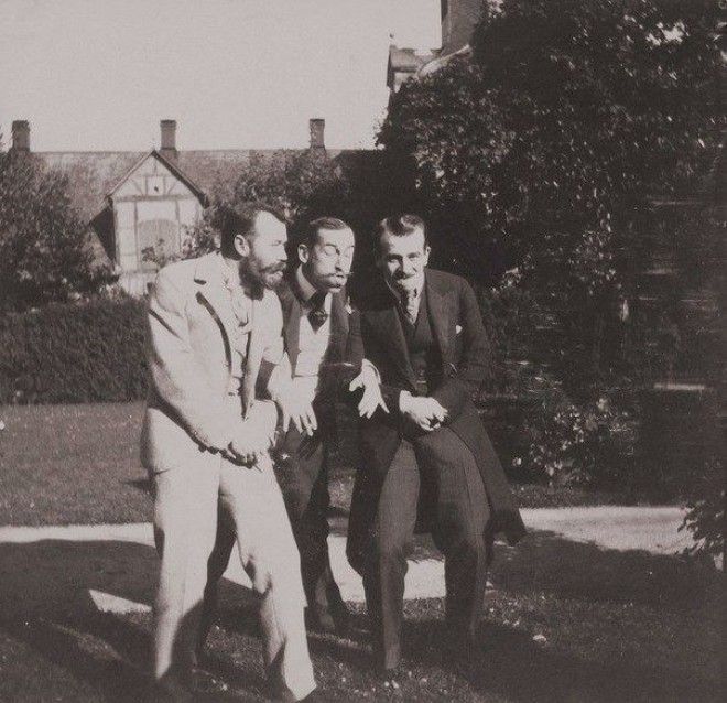В жизни не догадаешься КТО дурачится на этих фотографиях