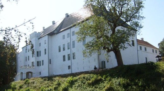 10 самых страшных замков мира