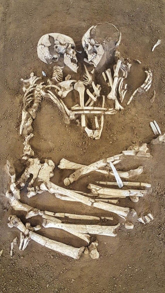 «Влюбленные из Вальдаро» держали друг друга в объятьях 6000 лет