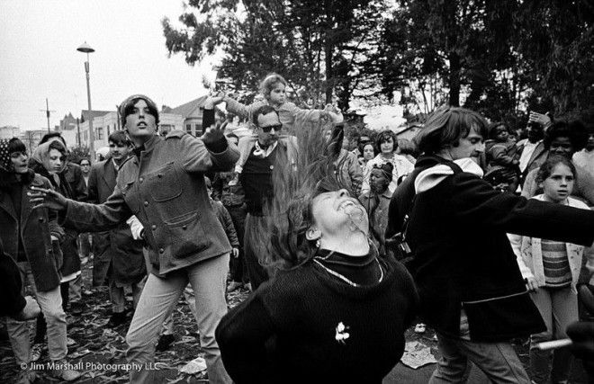 Танцы на музыкальном фестивале в парке Пэнхэндл 1967 год джим маршалл лето любви санфранциско хиппи