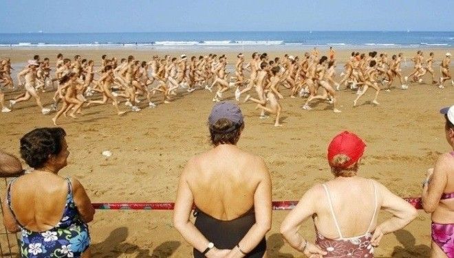 Самый масштабный забег обнаженных людей в мире