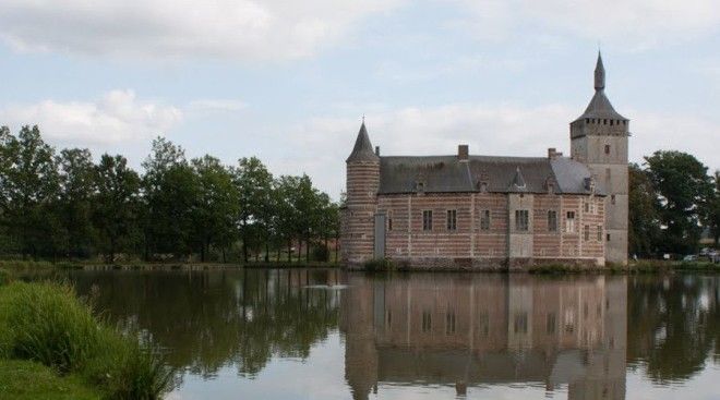 10 самых страшных замков мира