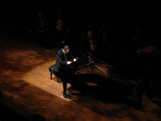 Steinway Z Piano
