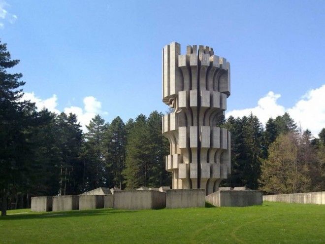 13 самых нелепых и&nbsp;странных шедевров советской архитектурной мысли