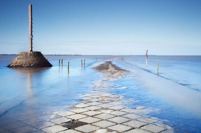 Дорога во Франции которая уходит под воду дважды в день