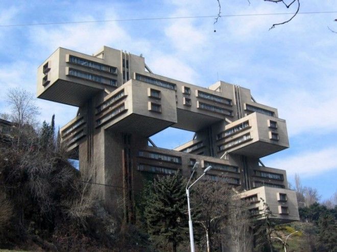 13 самых нелепых и&nbsp;странных шедевров советской архитектурной мысли