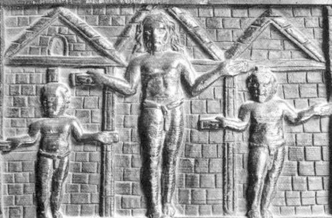 Раннее изображение Христа на деревянной двери церкви Санта Сабины. Раннее изображение Христа на деревянной двери церкви Санта Сабины