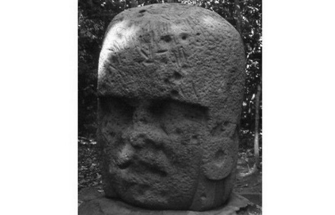 Недостроенная колоссальная голова ЛаВента 3