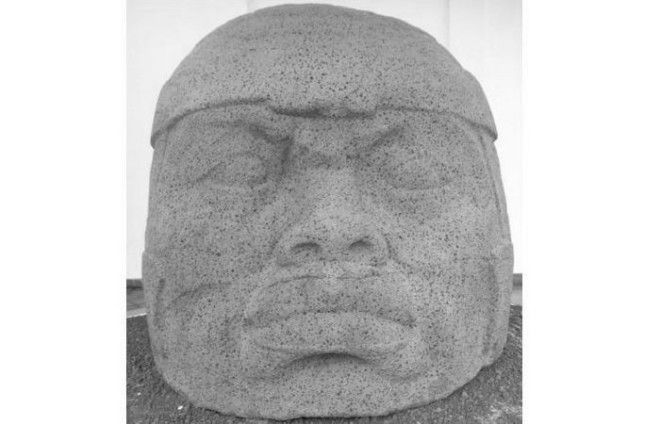 Памятник Q в Трес Сапотес