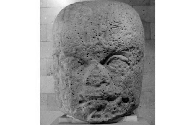 Голова 7 из СанЛоренцо в Музее антропологии в Халапе