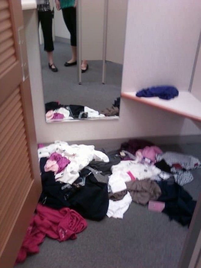 Увидев ЭТИ фото вы позавидуете продавцам работающим в торговом зале