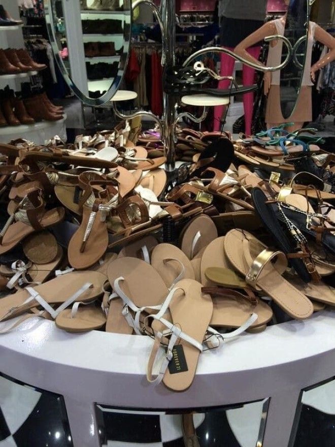 Увидев ЭТИ фото вы позавидуете продавцам работающим в торговом зале