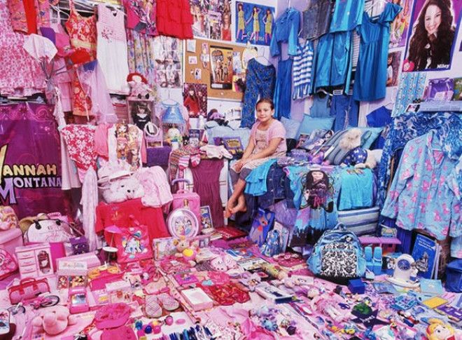 Почему мальчики любят синий цвет а девочки розовый