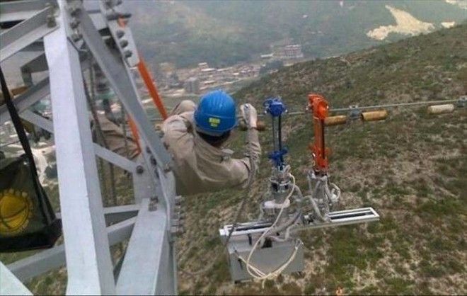 11 Представляете какое напряжение в этих проводах круто опасная работа фото электрик электромонтажник