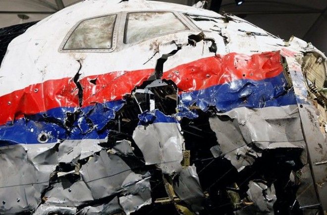 Самолёт после авиакатастрофы