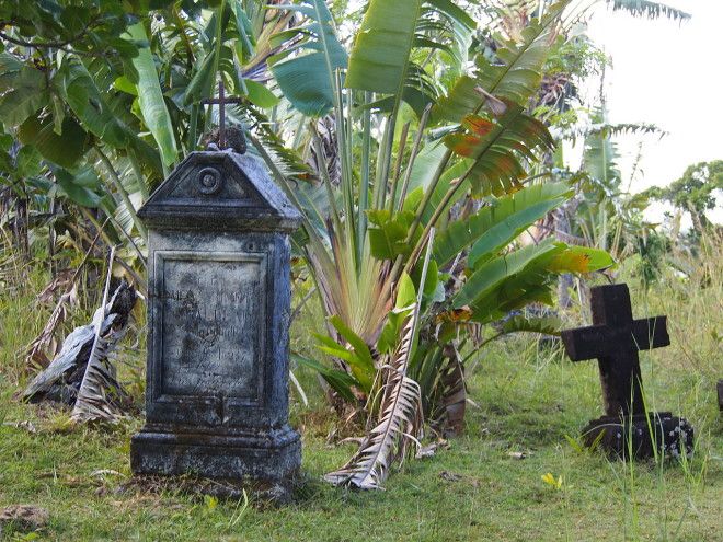 1280pxsaintemariemadagascarpiratecemetery2