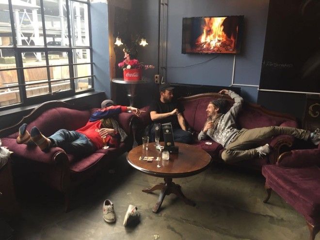 18 фото до смешного похожих на картины из знаменитых музеев