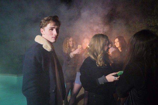 18 фото до смешного похожих на картины из знаменитых музеев