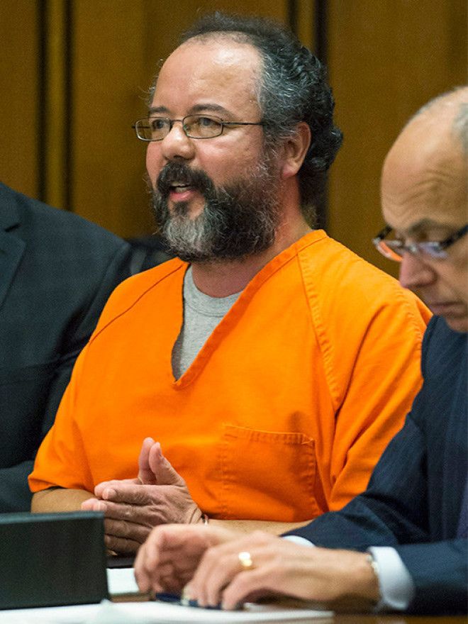 Истории о детях которые провели несколько лет в плену у маньяков