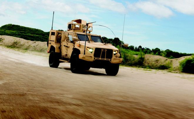 Ошкош обладает фирменной системой защиты Производитель гарантирует что Core1080 Crew Protection System способна предохранить личный состав от мин любого уровня О самодельных взрывных устройствах говорить не приходится через такие машина должна проезжать без малейших задержек&nbsp;