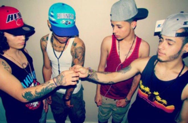 Картинки по запросу muchos me rio en pocos confio