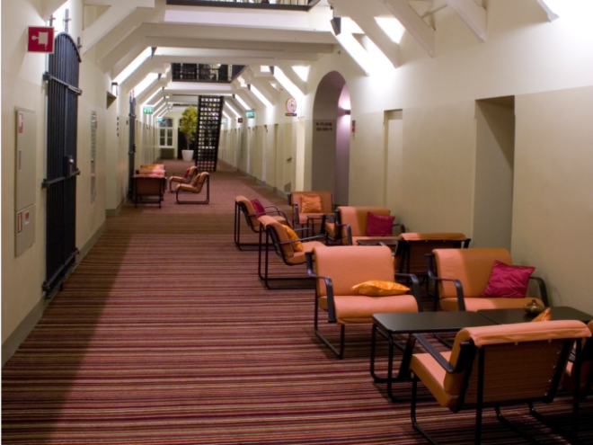 Эти 16 отелей в зданиях бывших тюрем равнодушными вас не оставят