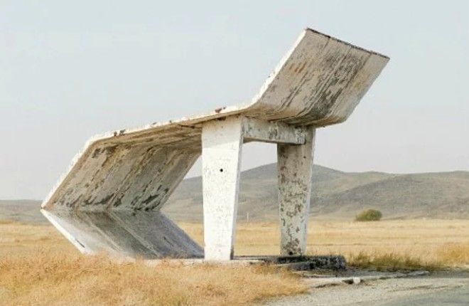 16 фото самых экстраординарных автобусных остановок бывшего СССР