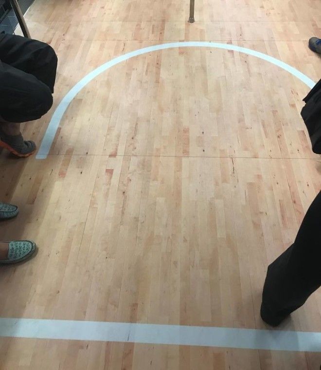 Бассейн в вагоне метро 10 самых живых фото о внезапных превращениях пола