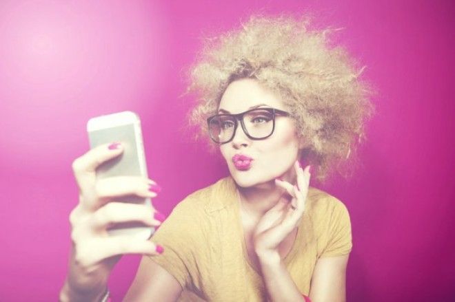 Ученые объяснили почему селфи не является признаком нарциссизма