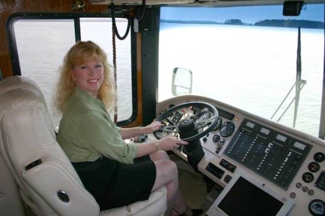 Водительское место в Terra Wind Фото offgridquestcom