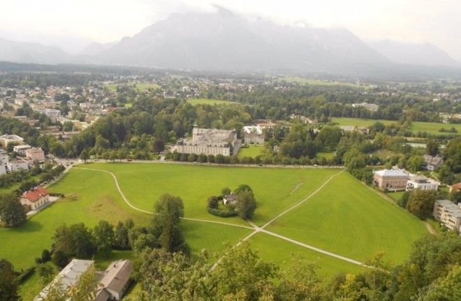 Одинокий домик в центре Зальцбурга который удивит тебя своим расположением