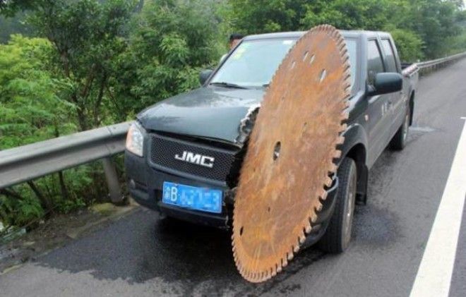 Некоторым лучше просто держаться от машин подальше