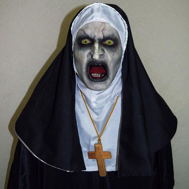 22летний художник по спецэффектам мастерски перевоплощается в диснеевский злодеев