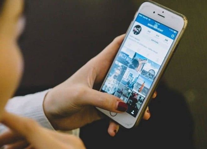 thingsyoushouldntdointhemorningchecksocialmedia