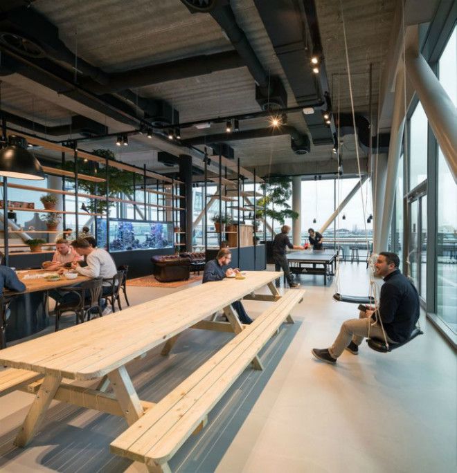 Открытая планировка офиса в стиле эко