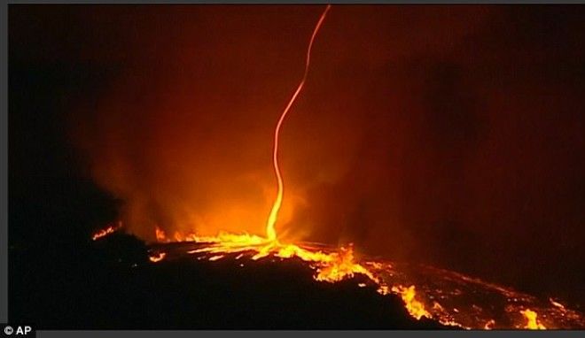 В Португалии очевидцы засняли зарождение огненного дьявола