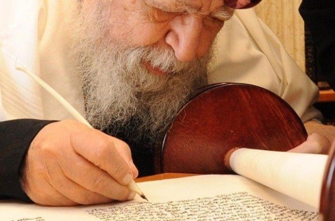 Почему евреи и арабы пишут справа налево а все остальные наоборот