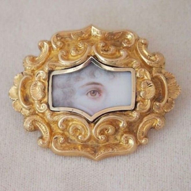 Портрет женщины с кудряшками в обрамлении золотой рамки Великобритания 1820е 1840е годы Фото pinterestcom