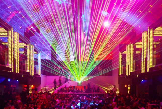 Там нету ни дня ни ночи!